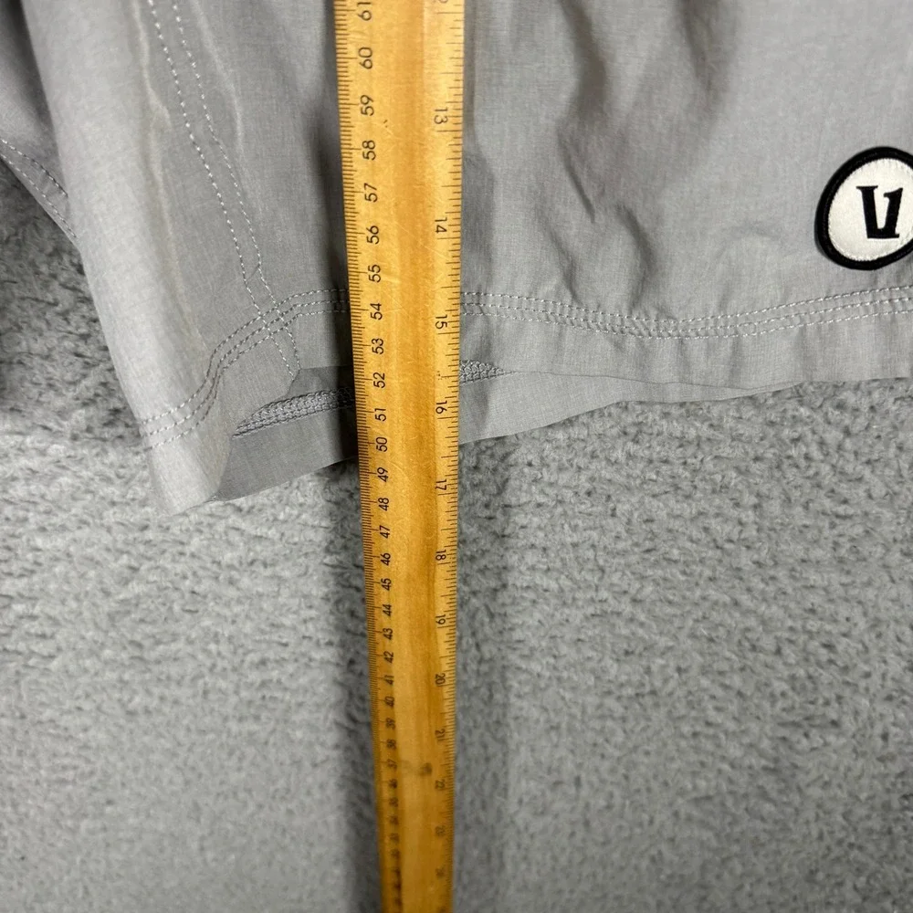 Vuori Kore Shorts Mens Small Grey Athletic Lined Boardshorts V302 Drawstring